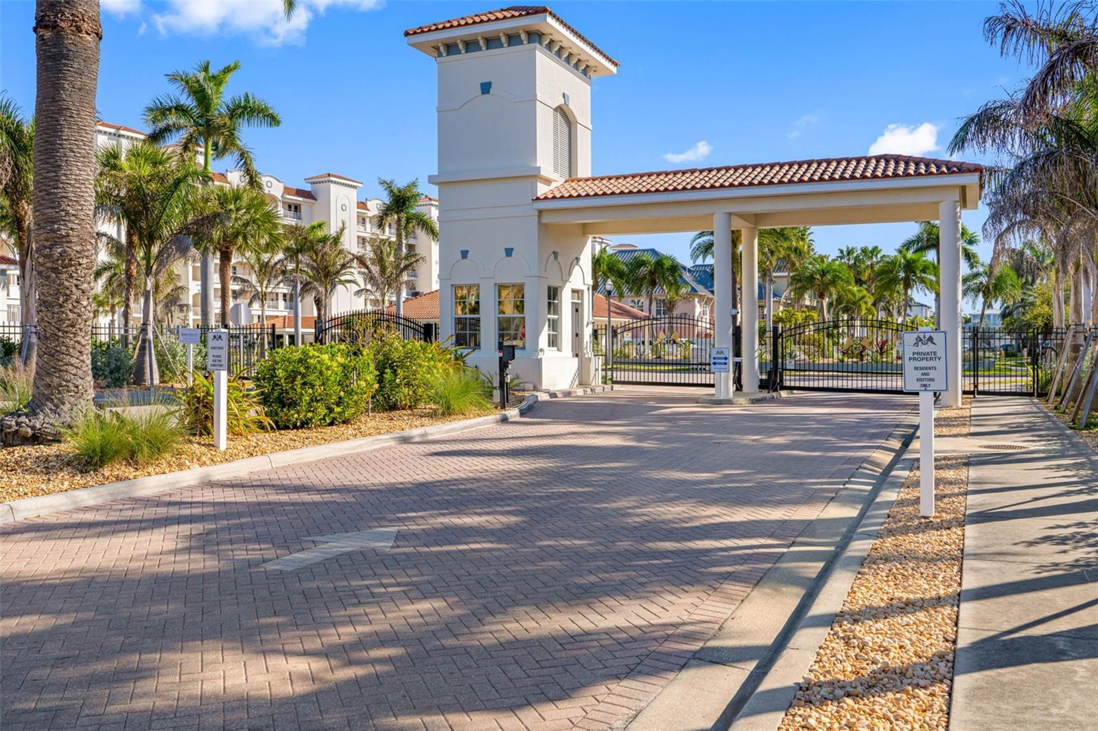 REDINGTON SHORES YACHT & TENNIS CLUB - Residential