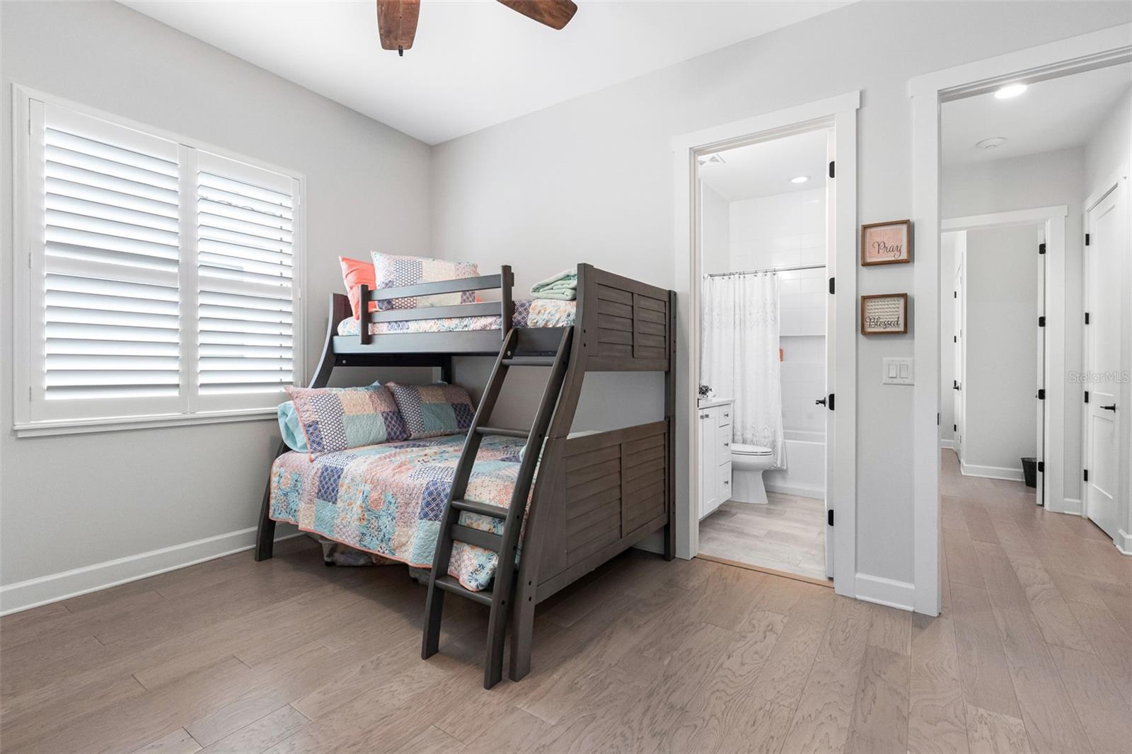 REDINGTON SHORES YACHT & TENNIS CLUB - Residential