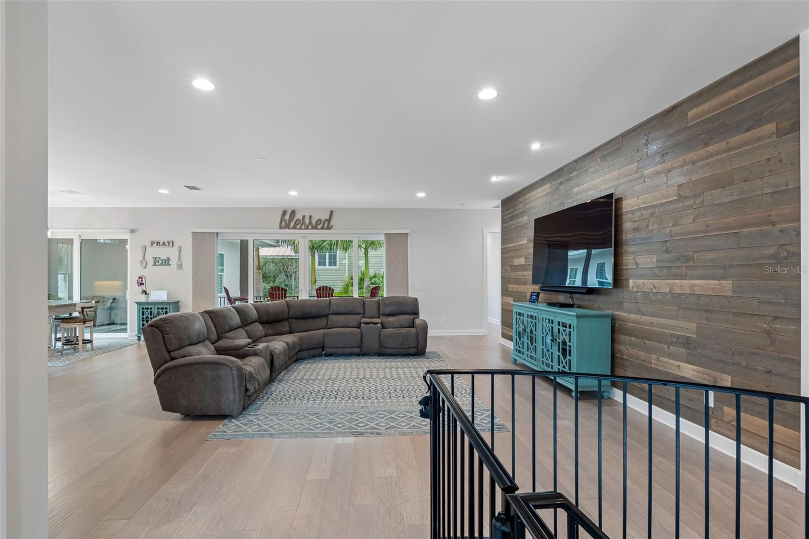 REDINGTON SHORES YACHT & TENNIS CLUB - Residential