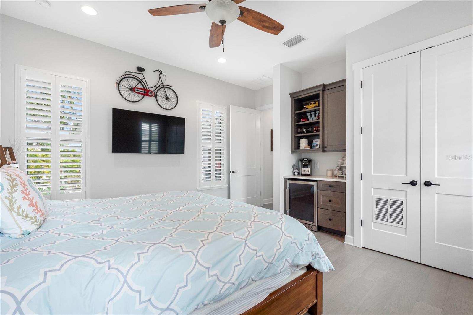 REDINGTON SHORES YACHT & TENNIS CLUB - Residential