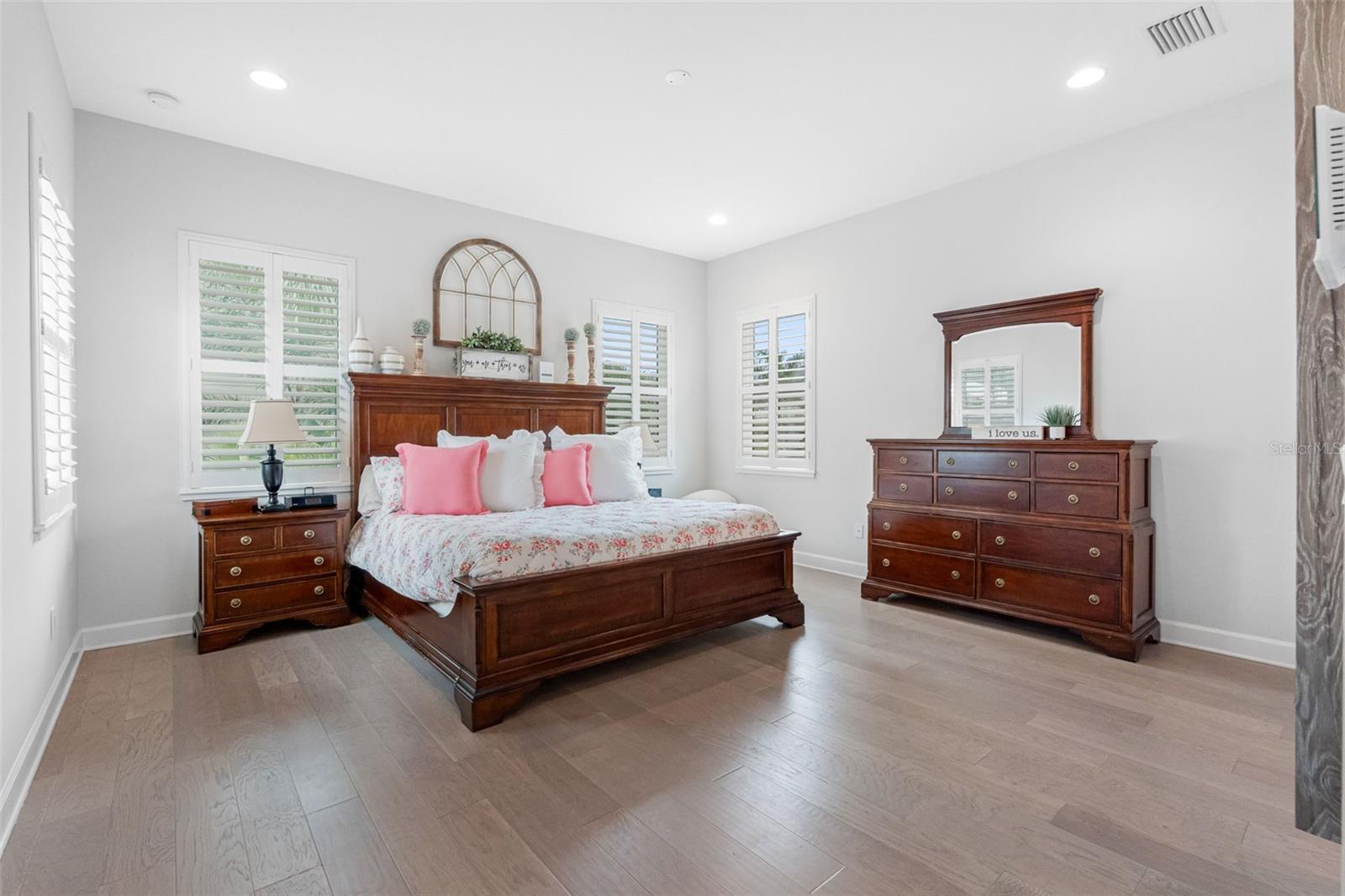 REDINGTON SHORES YACHT & TENNIS CLUB - Residential