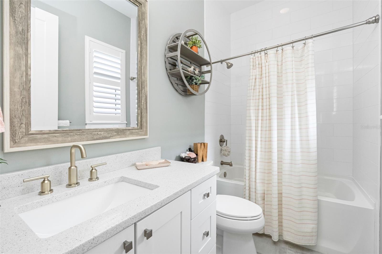 REDINGTON SHORES YACHT & TENNIS CLUB - Residential