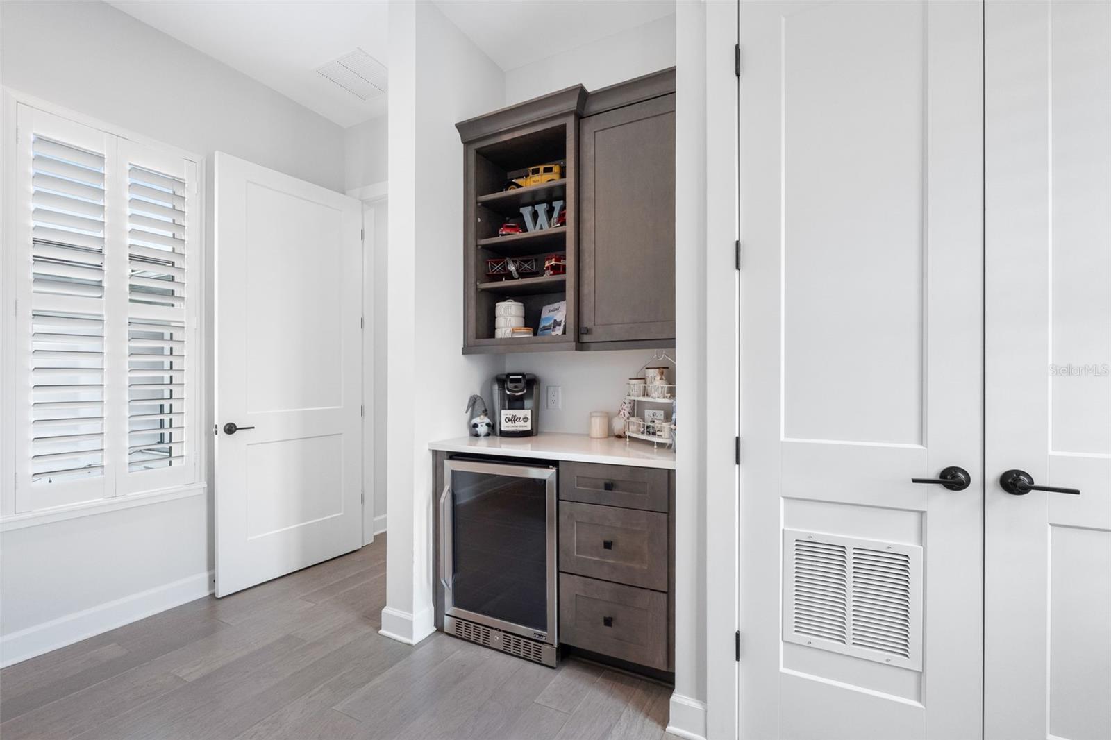 REDINGTON SHORES YACHT & TENNIS CLUB - Residential