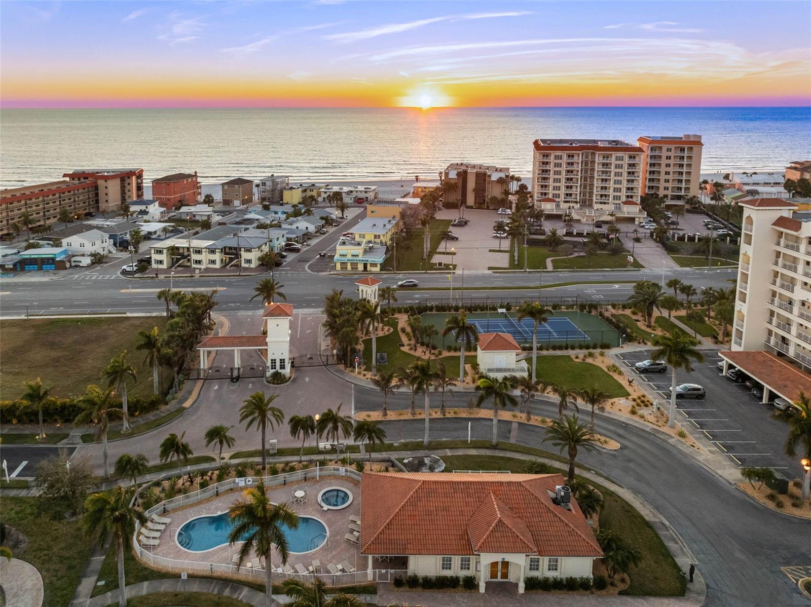 REDINGTON SHORES YACHT & TENNIS CLUB - Residential