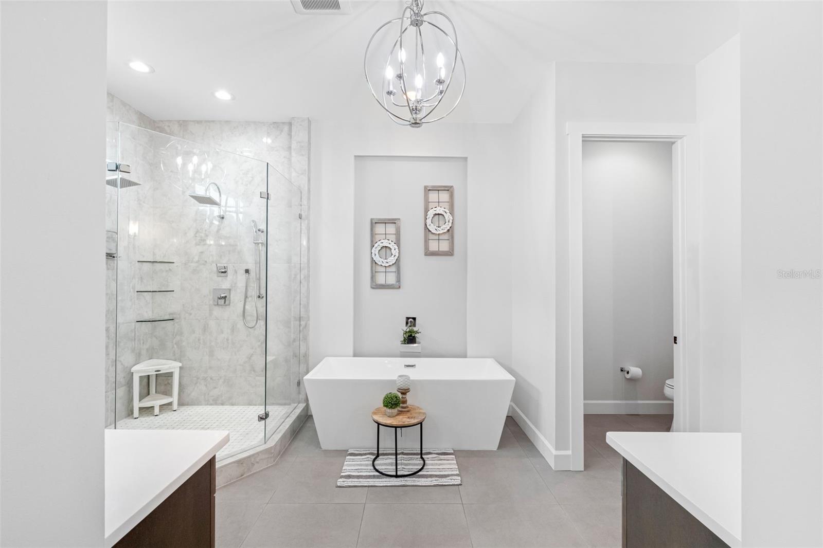 REDINGTON SHORES YACHT & TENNIS CLUB - Residential