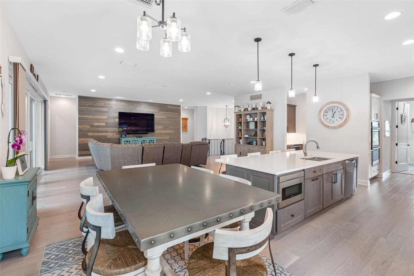 REDINGTON SHORES YACHT & TENNIS CLUB - Residential