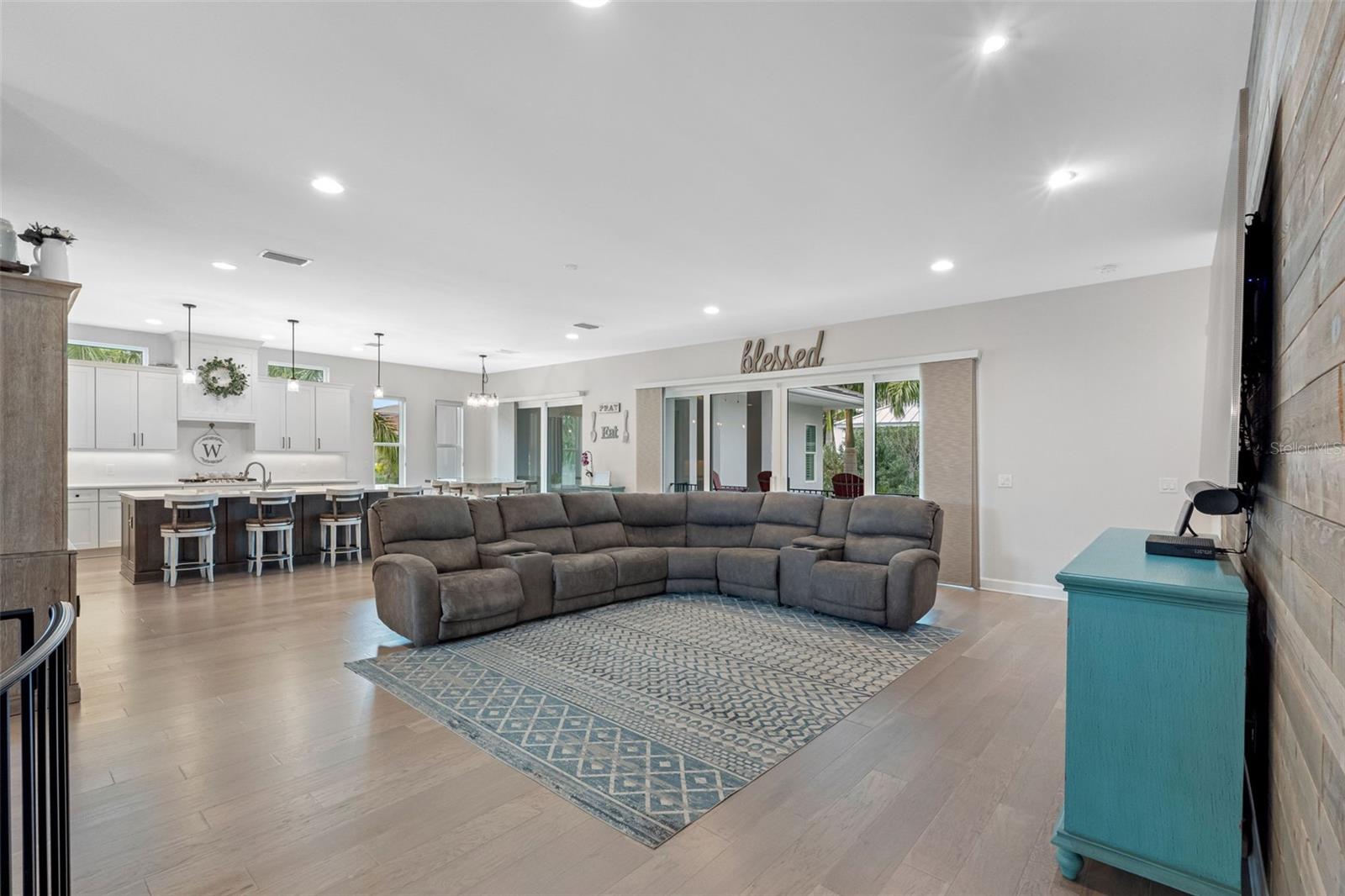 REDINGTON SHORES YACHT & TENNIS CLUB - Residential