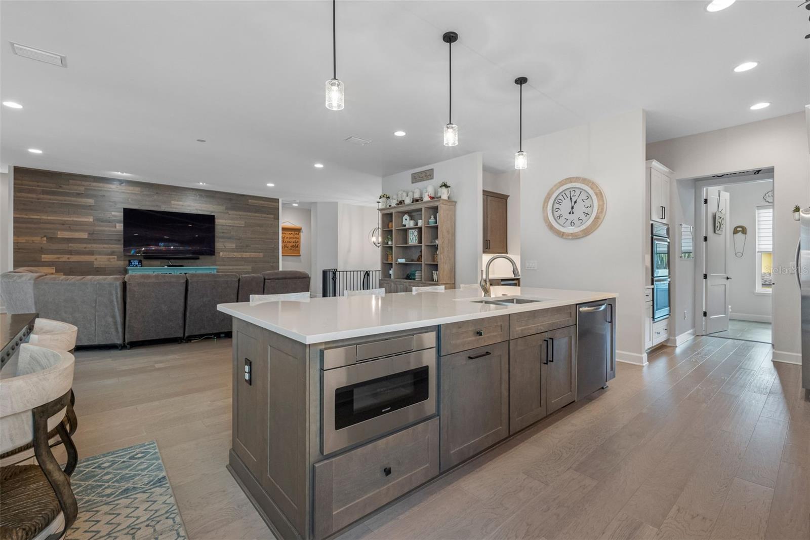 REDINGTON SHORES YACHT & TENNIS CLUB - Residential