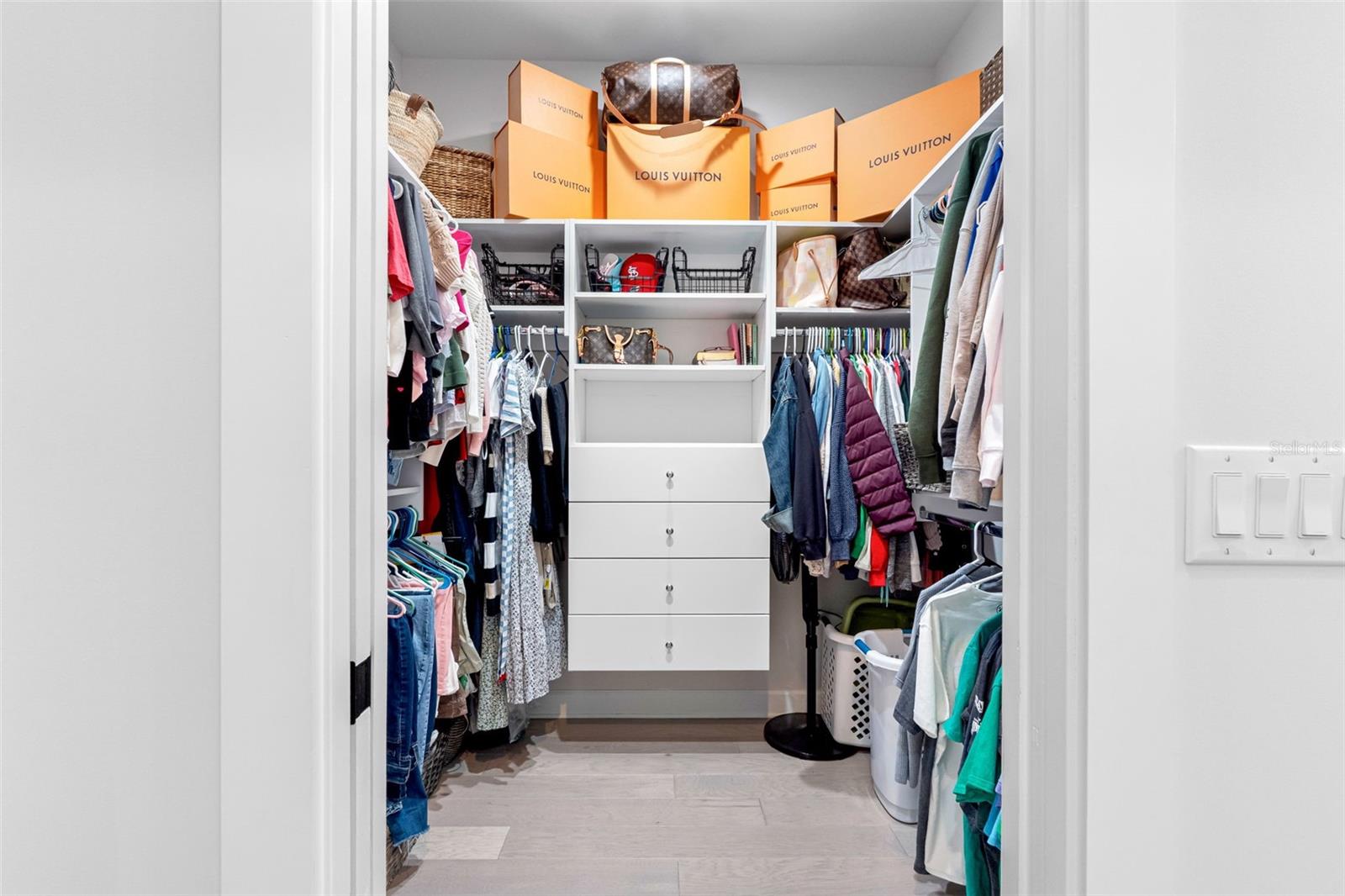 REDINGTON SHORES YACHT & TENNIS CLUB - Residential