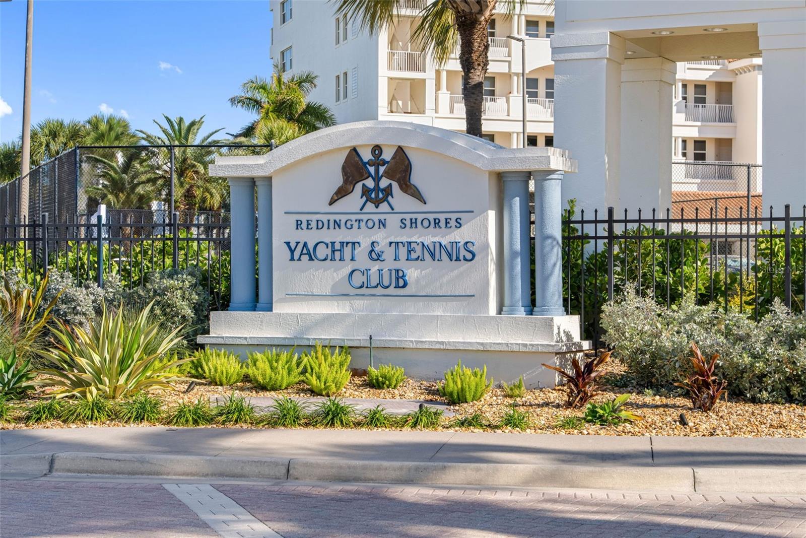 REDINGTON SHORES YACHT & TENNIS CLUB - Residential