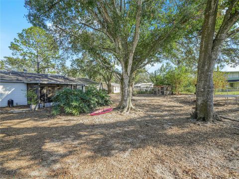 A home in AUBURNDALE