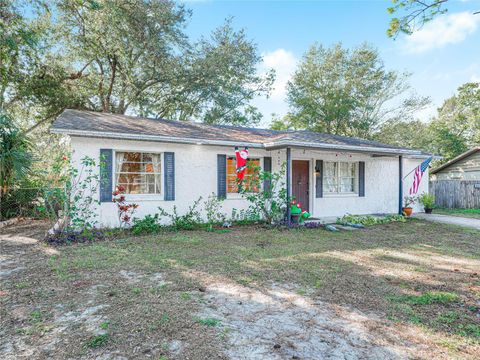 A home in AUBURNDALE