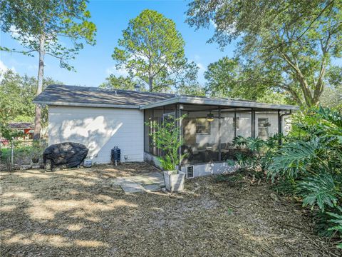 A home in AUBURNDALE