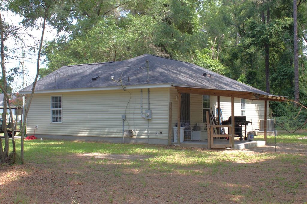 Photo of 29 Chippewa Road, Crawfordville, FL 32327 (MLS # GC537516)