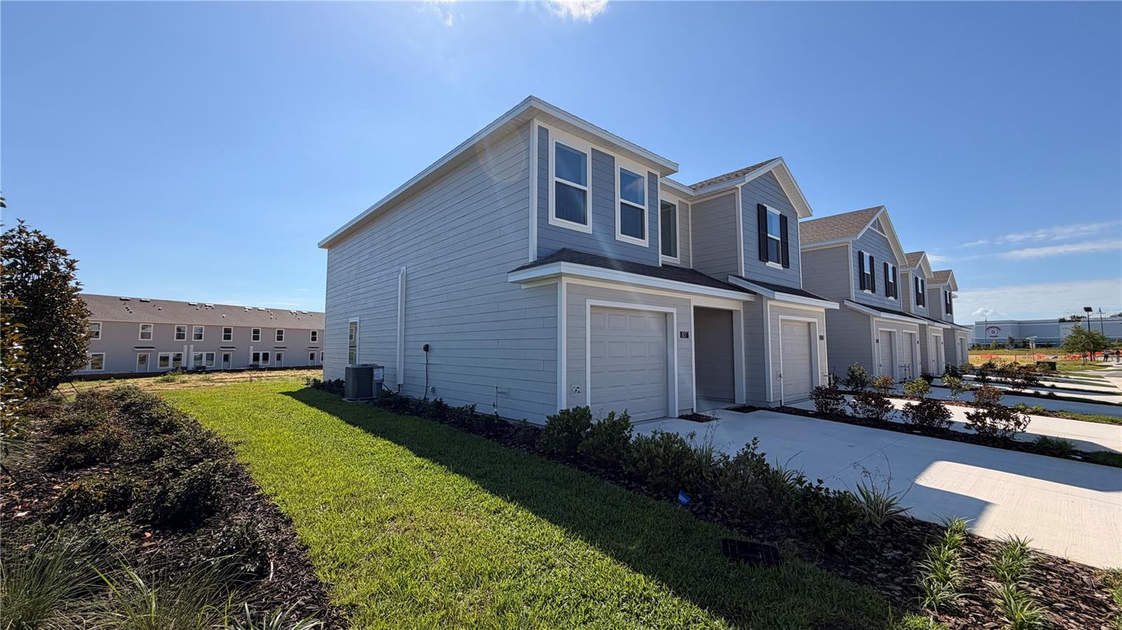 807 LYNX ST