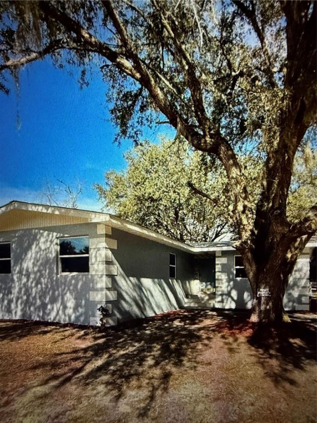 Photo of 14061 SE 117th Place, Ocklawaha, FL 32179 (MLS # O6404278)