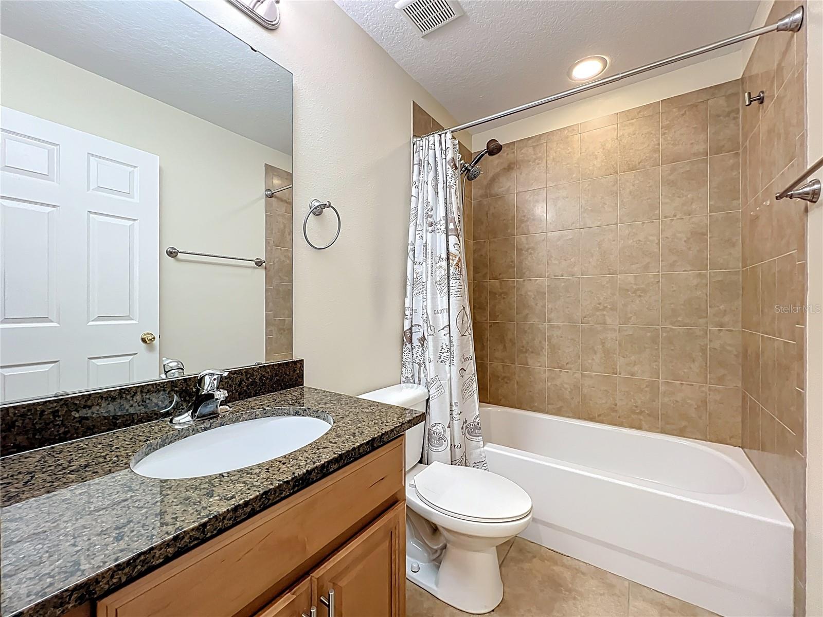 CLAYTON CROSSING TWNHMS SECOND AMD - Residential