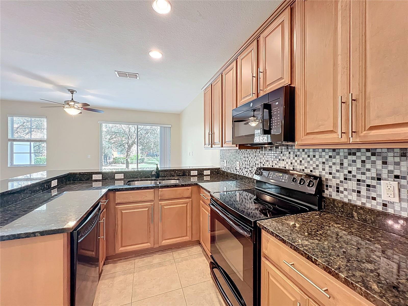 CLAYTON CROSSING TWNHMS SECOND AMD - Residential