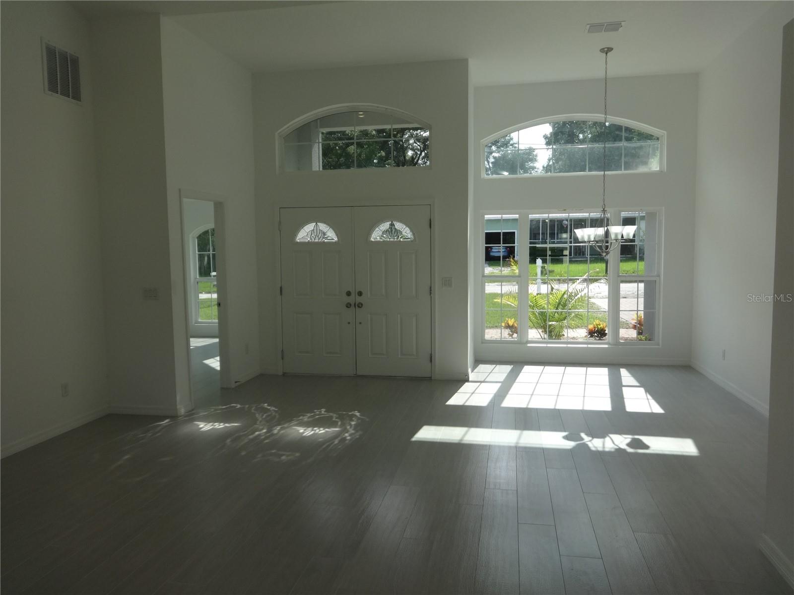 531 RHODES DRIVE