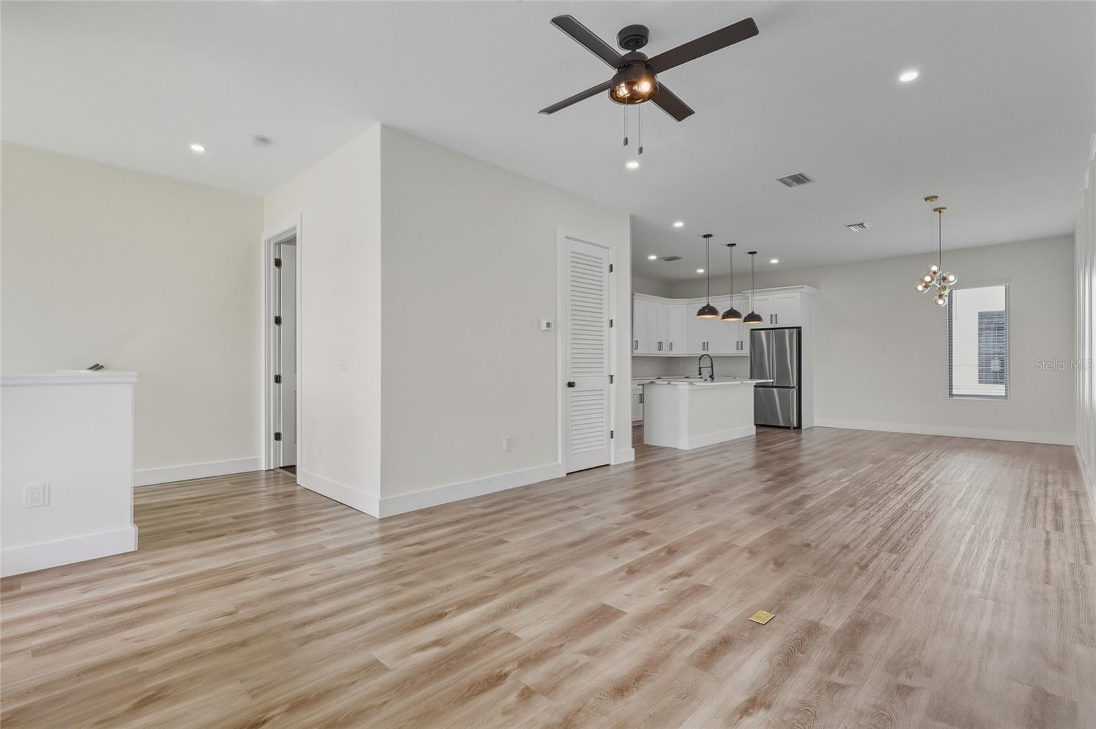 WILLOW TERRACE TWNHMS 8 - Residential Lease