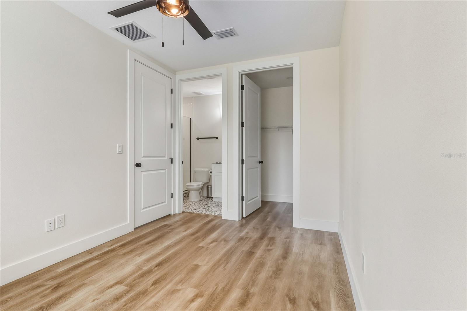 WILLOW TERRACE TWNHMS 8 - Residential Lease