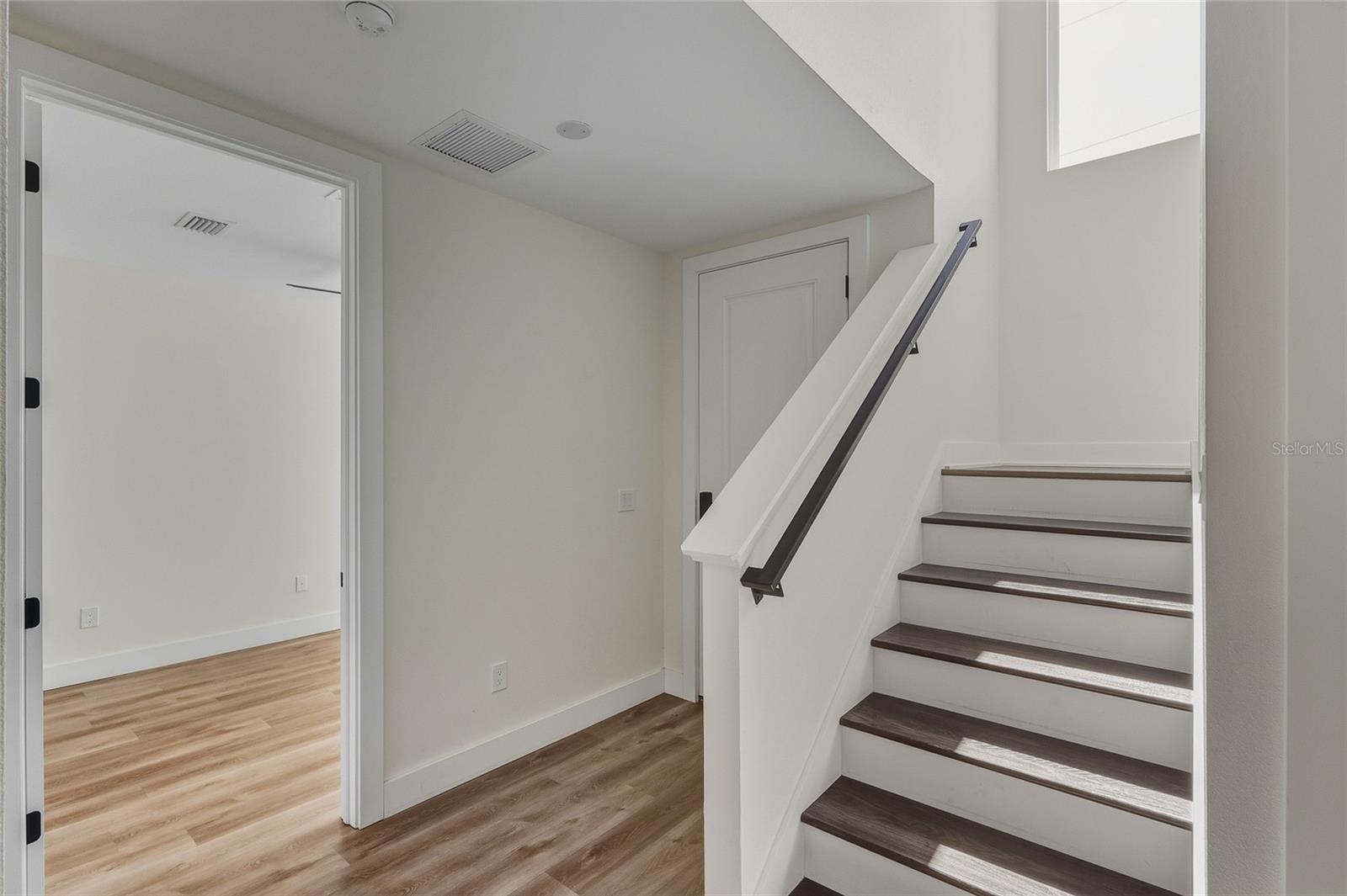 WILLOW TERRACE TWNHMS 8 - Residential Lease