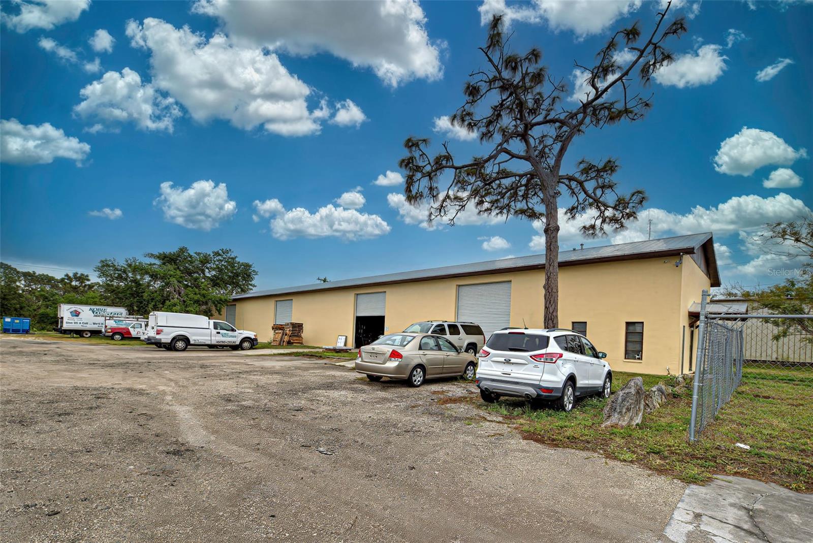 533 & 531 PAUL MORRIS DRIVE