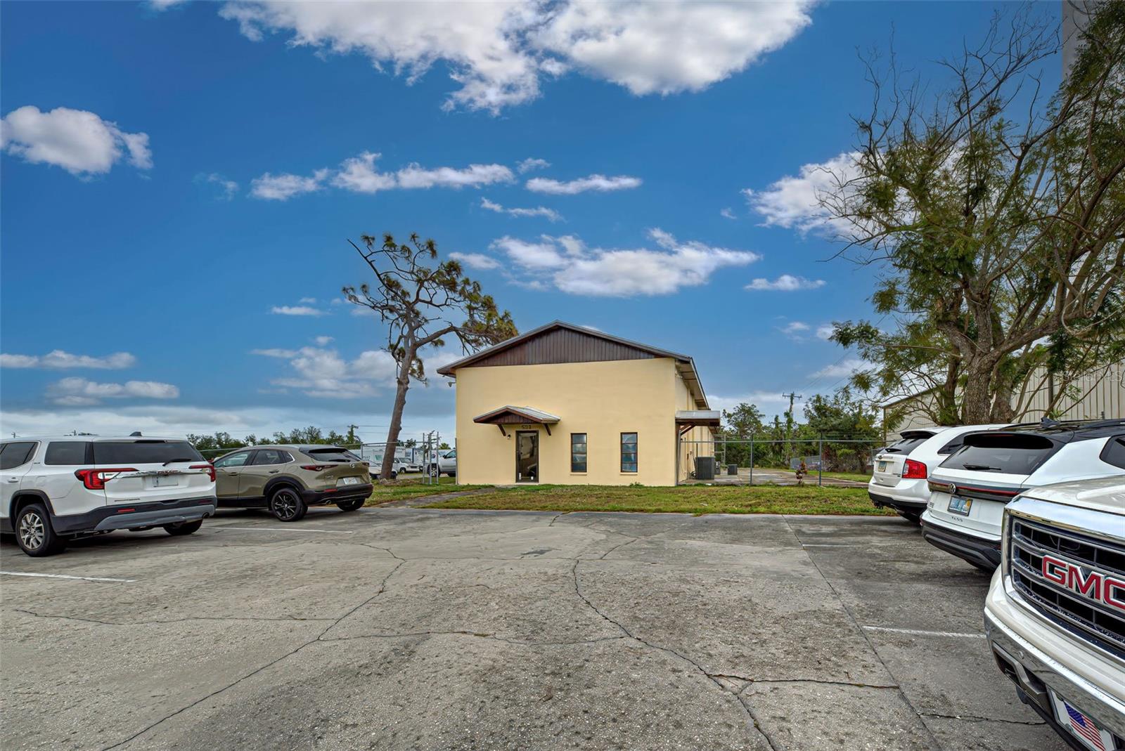 533 & 531 PAUL MORRIS DRIVE