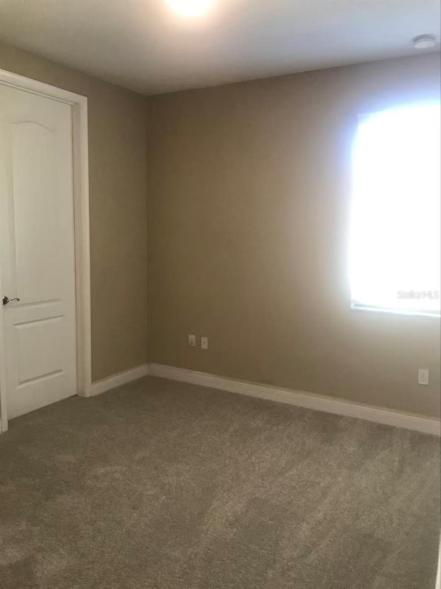 EAGLE CRK PH 01C-VLG D - Residential Lease