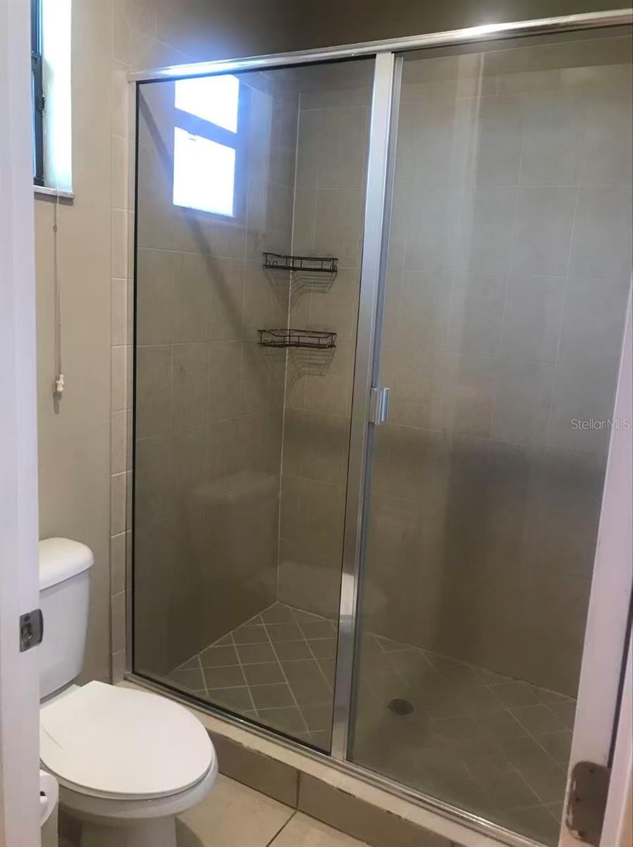 EAGLE CRK PH 01C-VLG D - Residential Lease