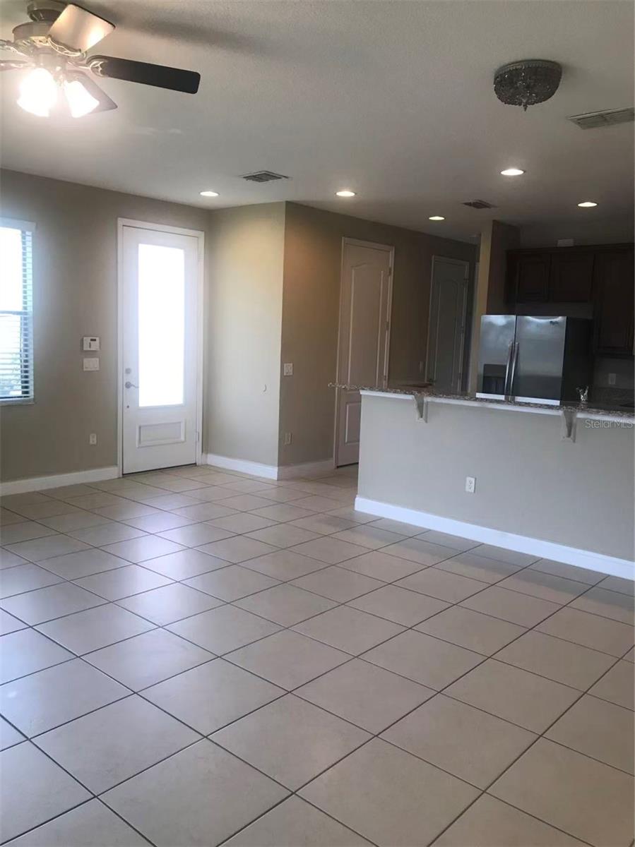 EAGLE CRK PH 01C-VLG D - Residential Lease