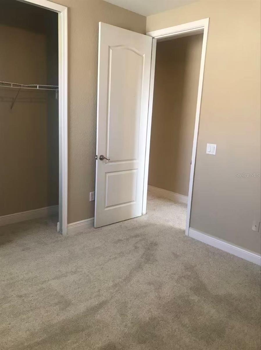 EAGLE CRK PH 01C-VLG D - Residential Lease