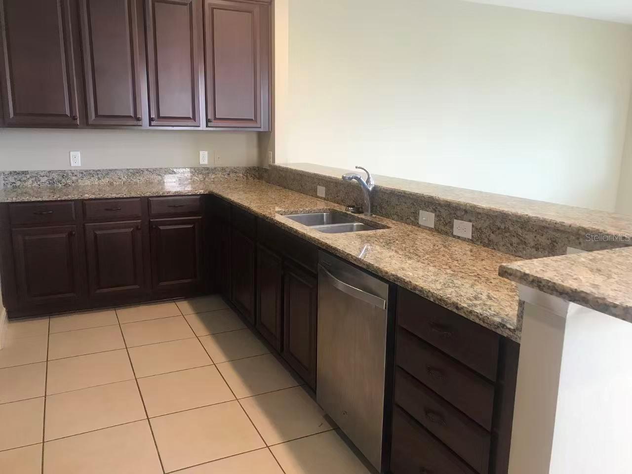 EAGLE CRK PH 01C-VLG D - Residential Lease