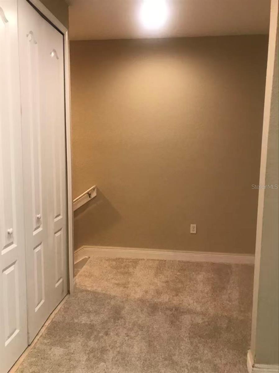 EAGLE CRK PH 01C-VLG D - Residential Lease