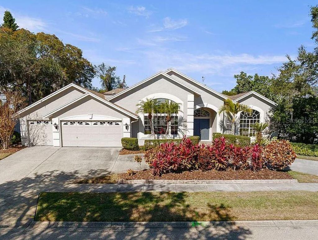 Photo of 979 Ridgewood Terrace, Tarpon Springs, FL 34689 (MLS # J1001087)