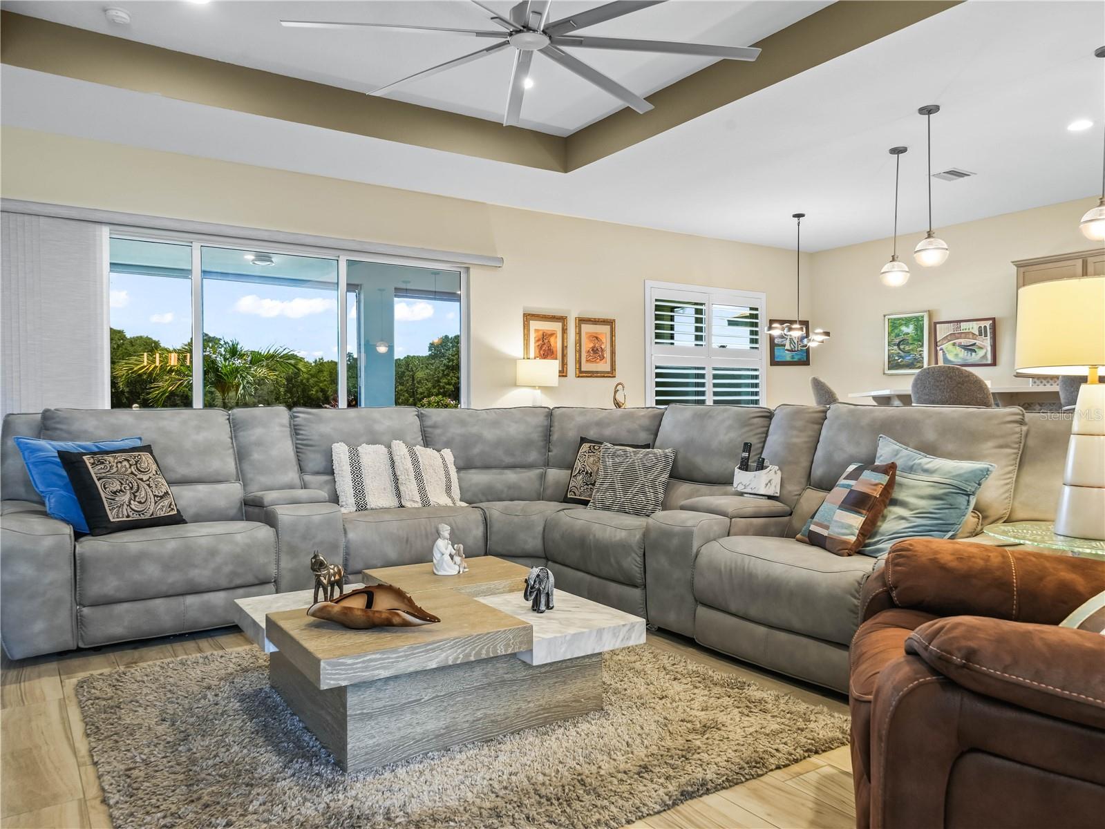 1104 SAWGRASS DRIVE