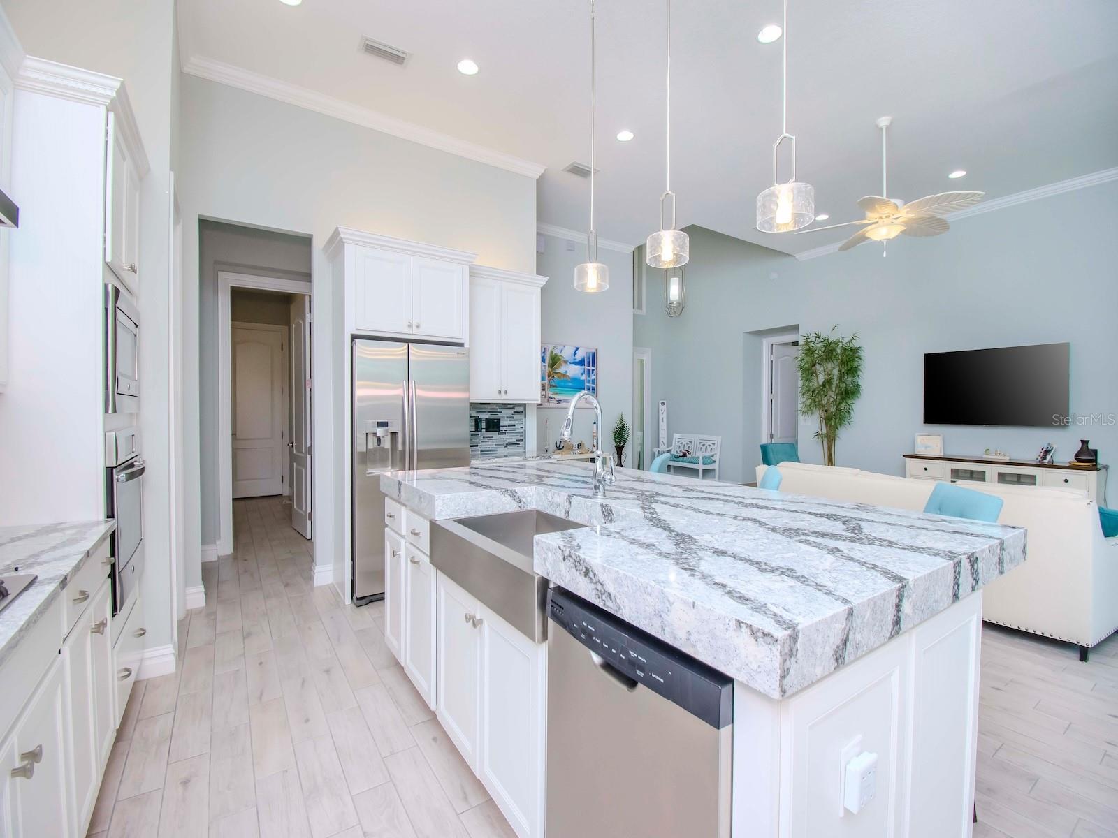 MIRABAY PH 3C-2 - Residential