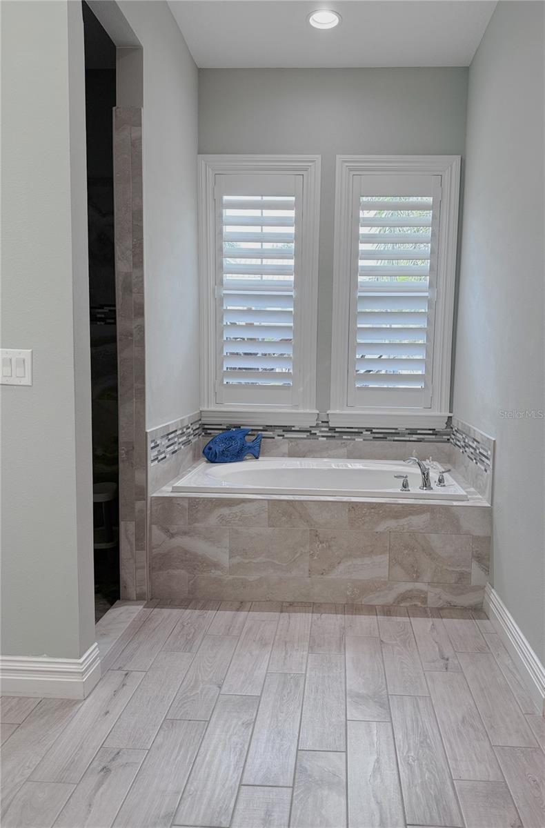 MIRABAY PH 3C-2 - Residential