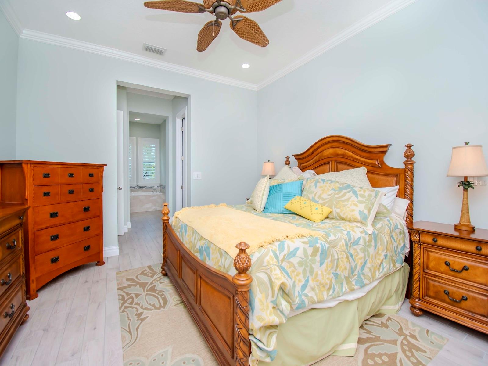 MIRABAY PH 3C-2 - Residential