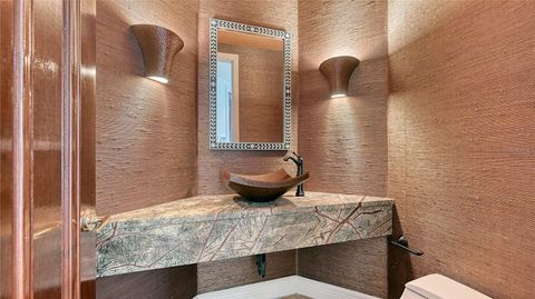 A home in LONGBOAT KEY