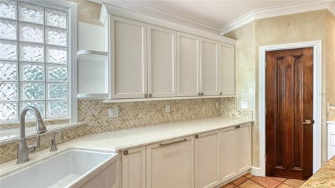 A home in LONGBOAT KEY