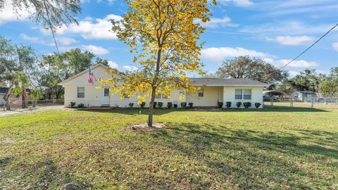 A home in LAKELAND