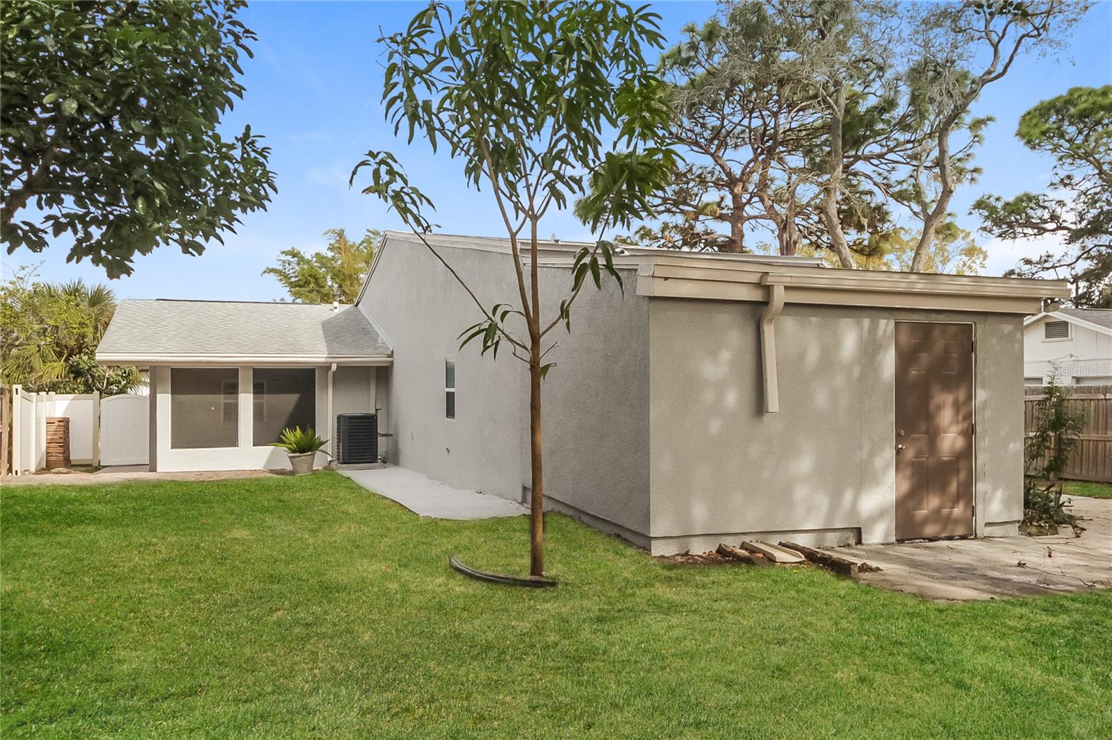 PRAIRIE LAKE PARK - Residential Lease