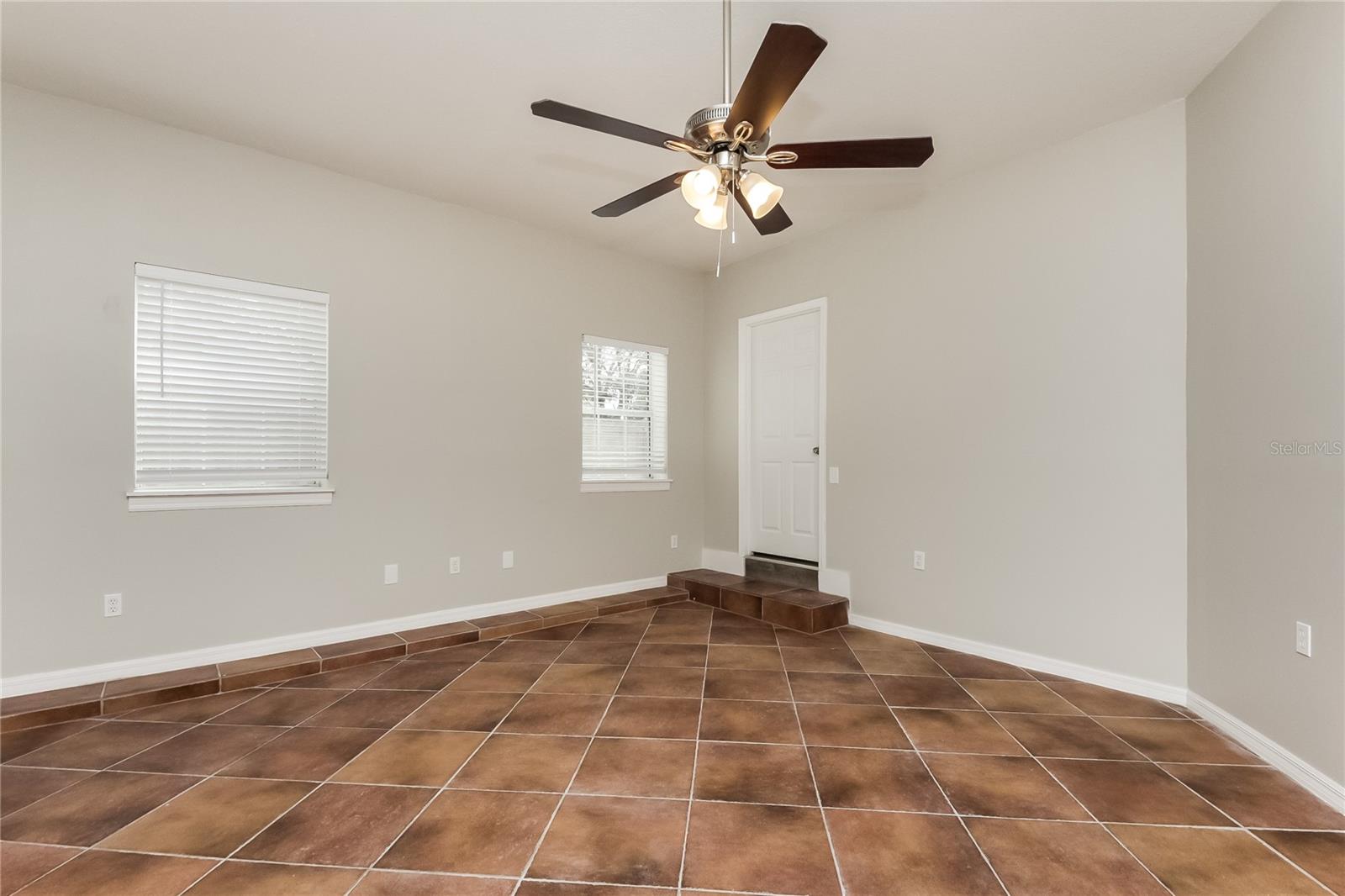 PRAIRIE LAKE PARK - Residential Lease