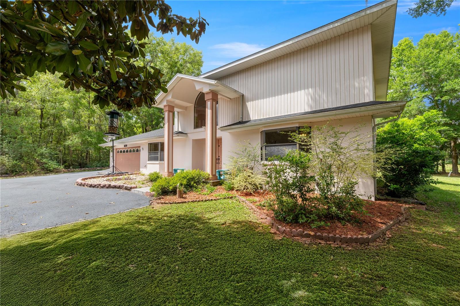 8210 N GOLFVIEW DRIVE