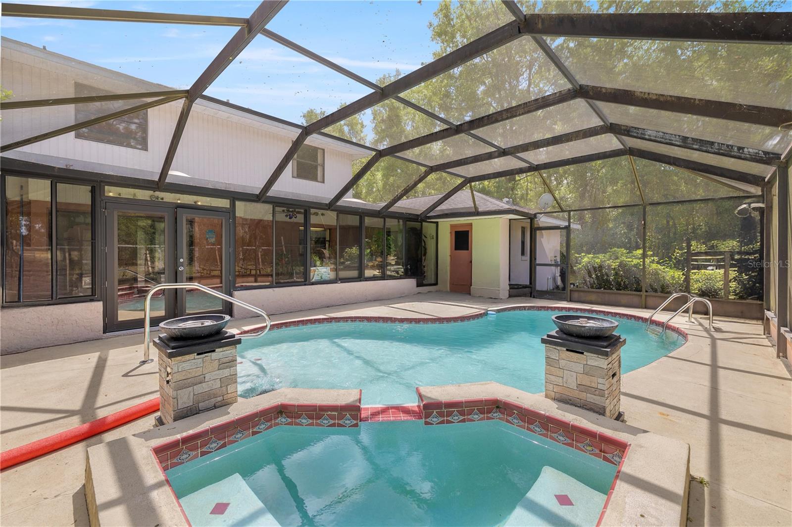 8210 N GOLFVIEW DRIVE