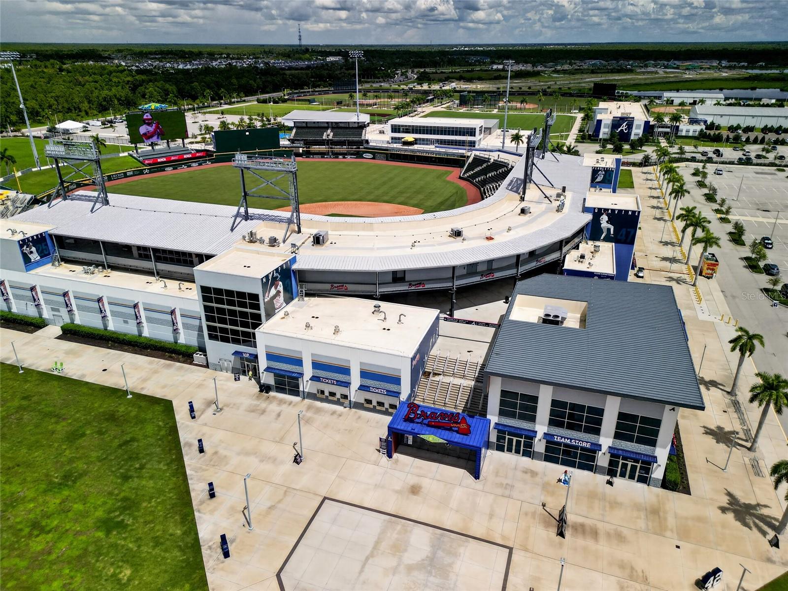 WELLEN PARK GOLF & COUNTRY CLUB - Residential