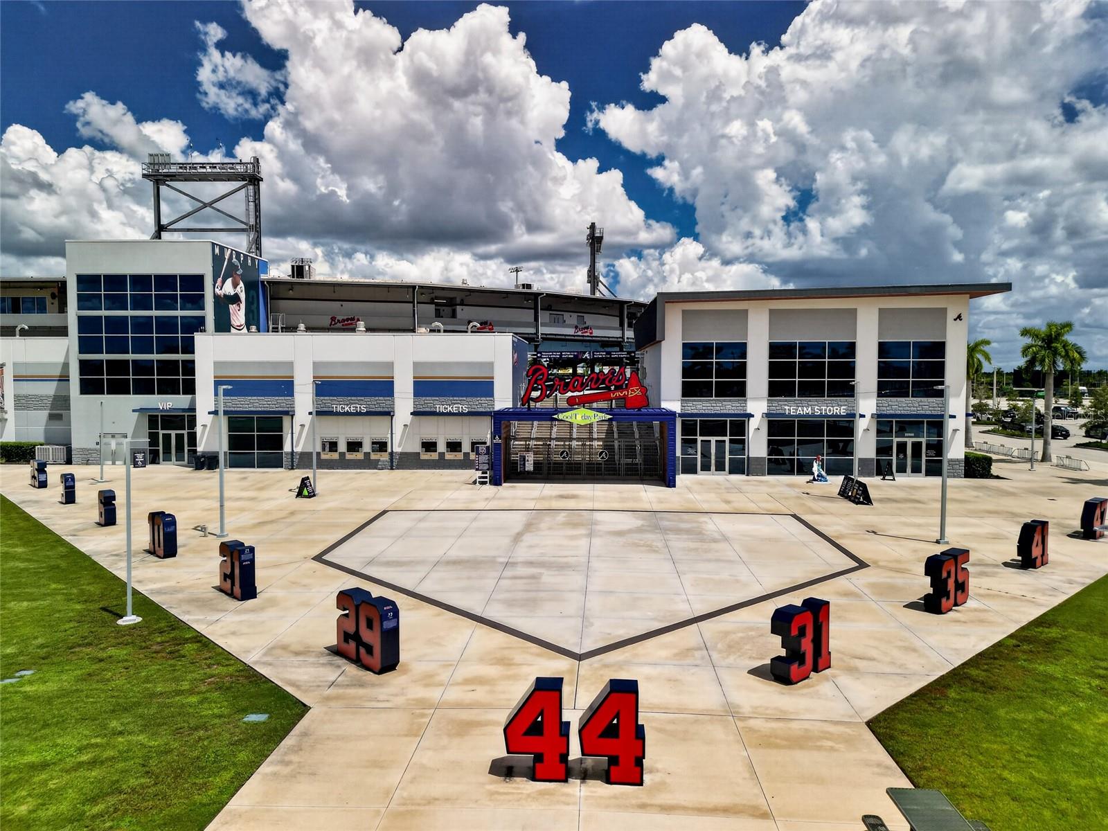 WELLEN PARK GOLF & COUNTRY CLUB - Residential