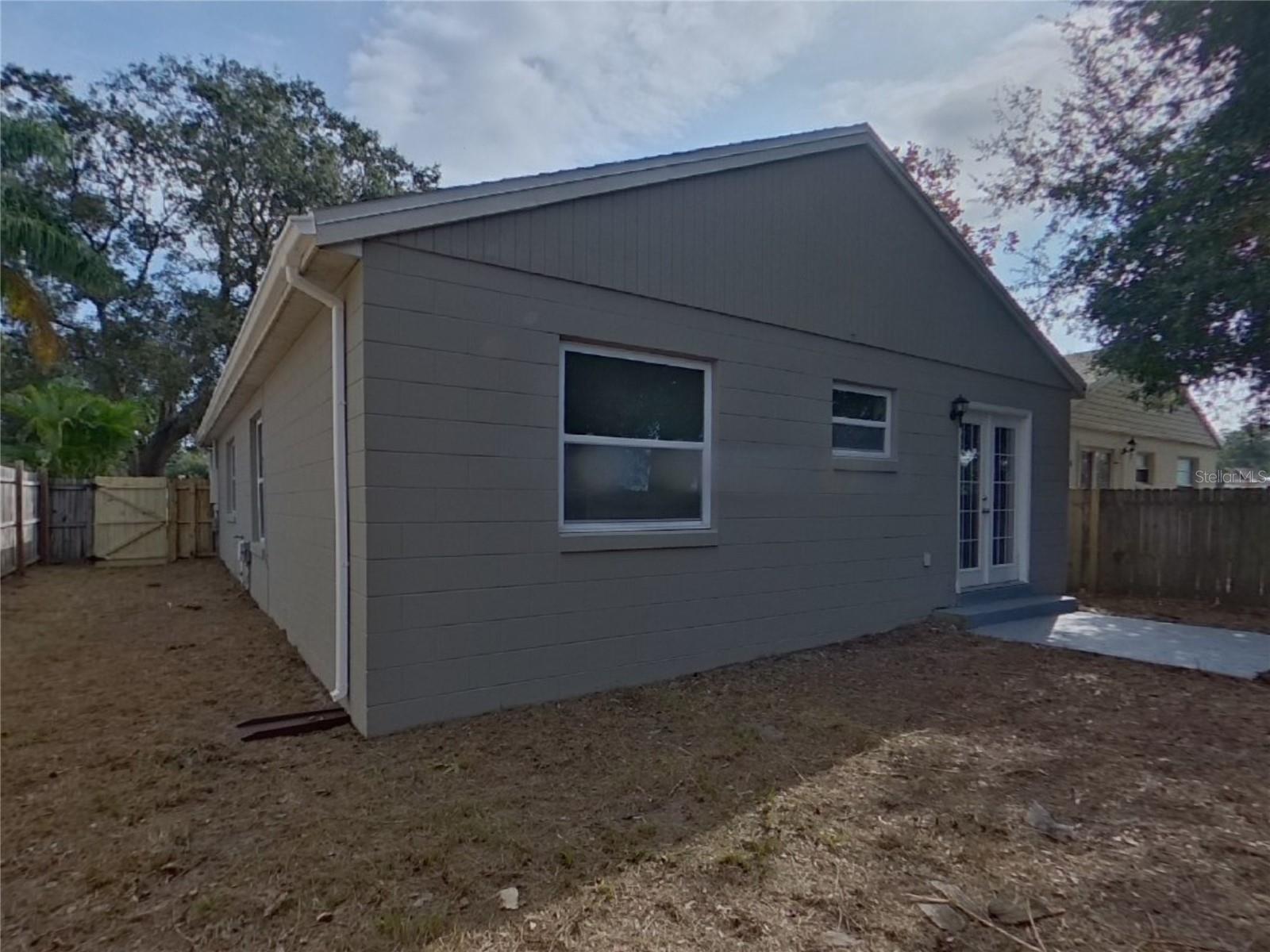 LAKE HAMMER ESTATES - Residential Lease