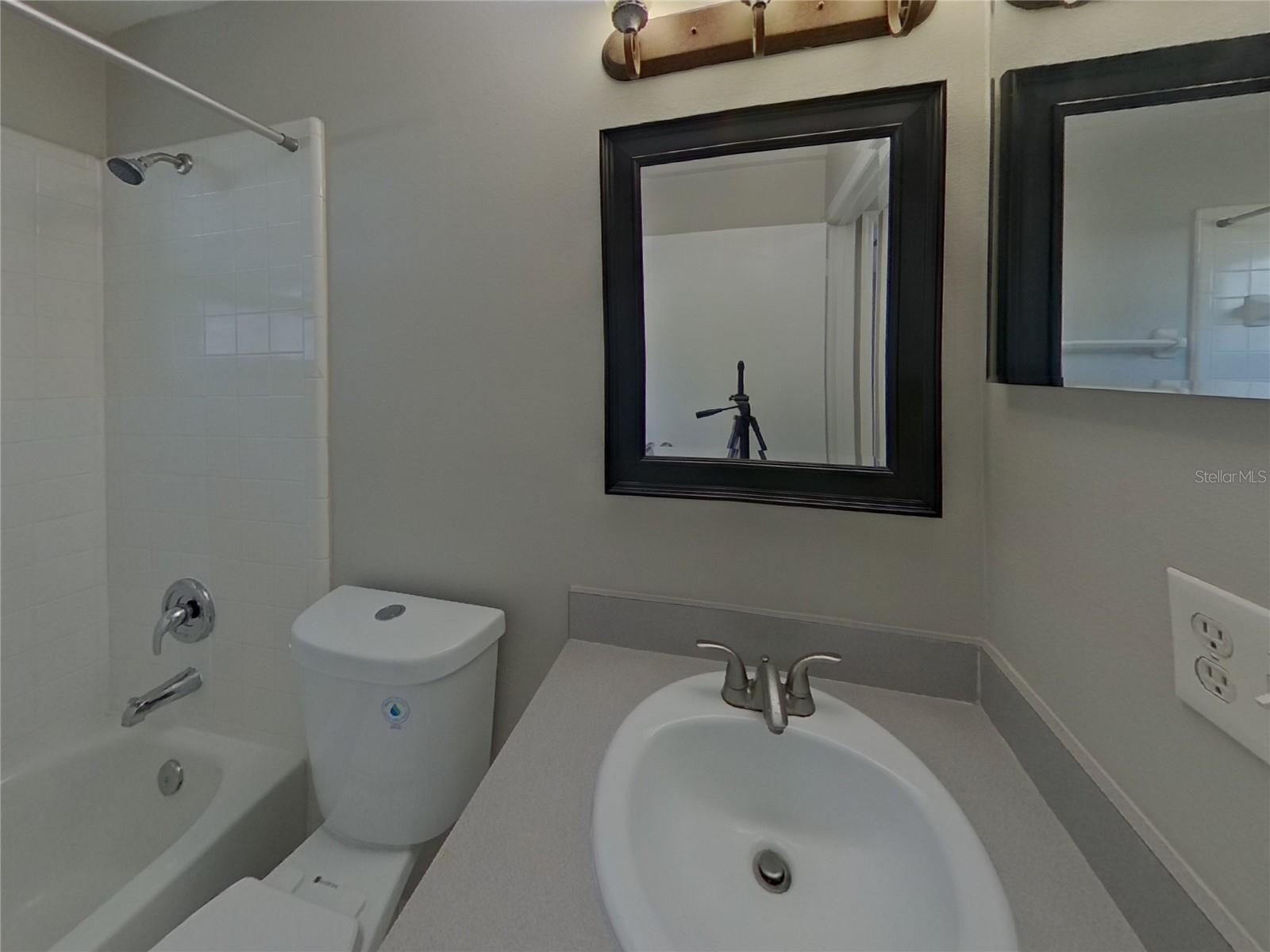 LAKE HAMMER ESTATES - Residential Lease